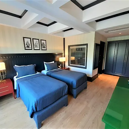 Отель Marina Bay 3*
