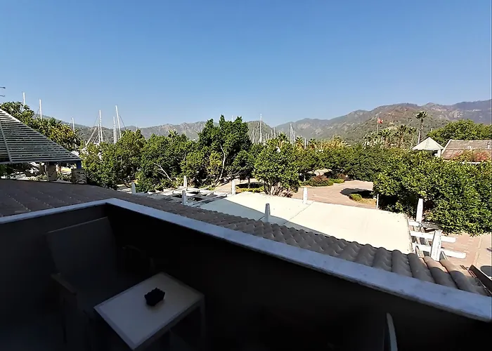 Marina Bay Szálloda 3*