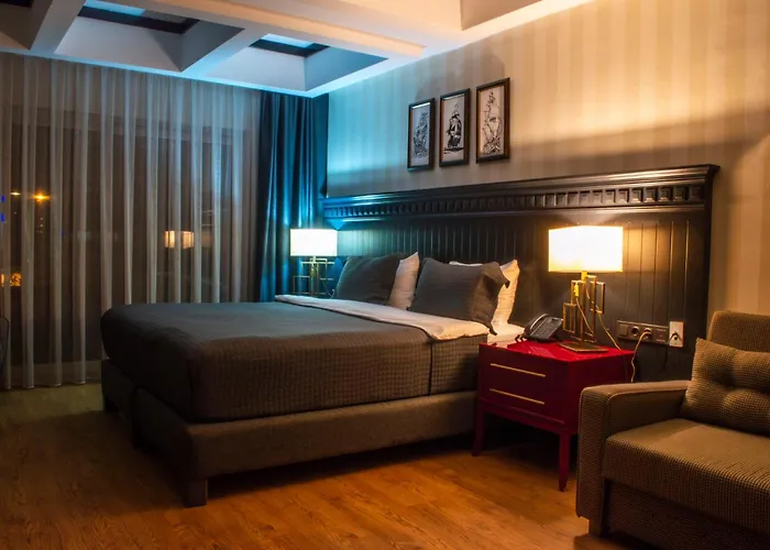 Marina Bay Szálloda 3*