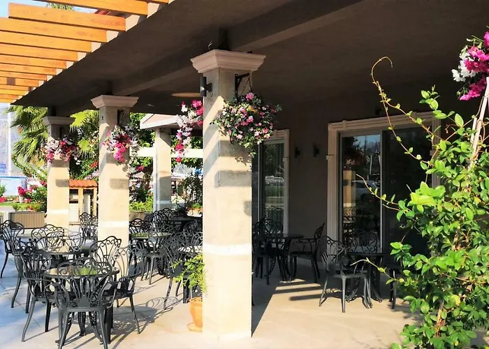 Marina Bay Szálloda 3*