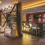 Marina Bay Hotel